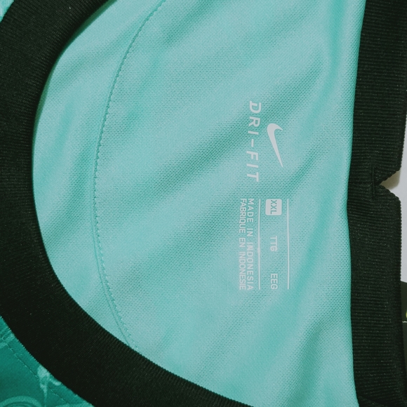 Liverpool jersey - Picture 5 of 8